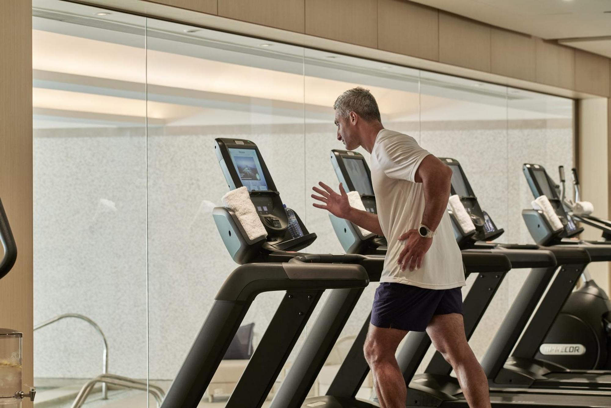 City Of Dreams Mediterranean - Integrated Resort, Casino & Entertainment Limassol Exterior foto A treadmill
