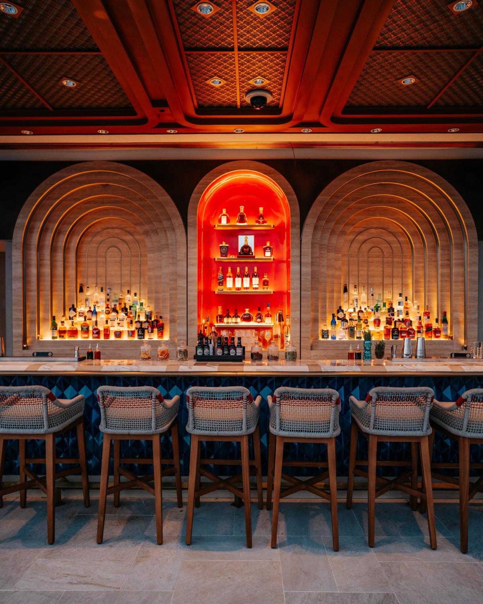 City Of Dreams Mediterranean - Integrated Resort, Casino & Entertainment Limassol Exterior foto The bar at the 1919