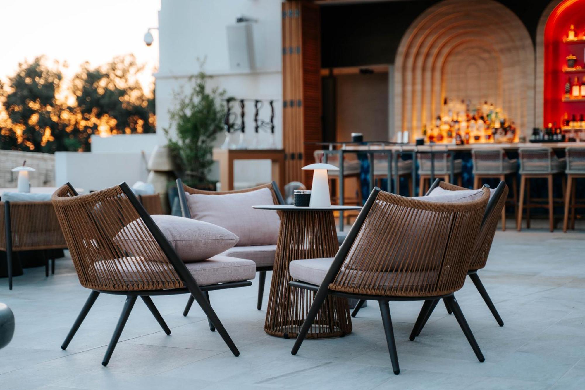 City Of Dreams Mediterranean - Integrated Resort, Casino & Entertainment Limassol Exterior foto The rooftop bar at the hotel