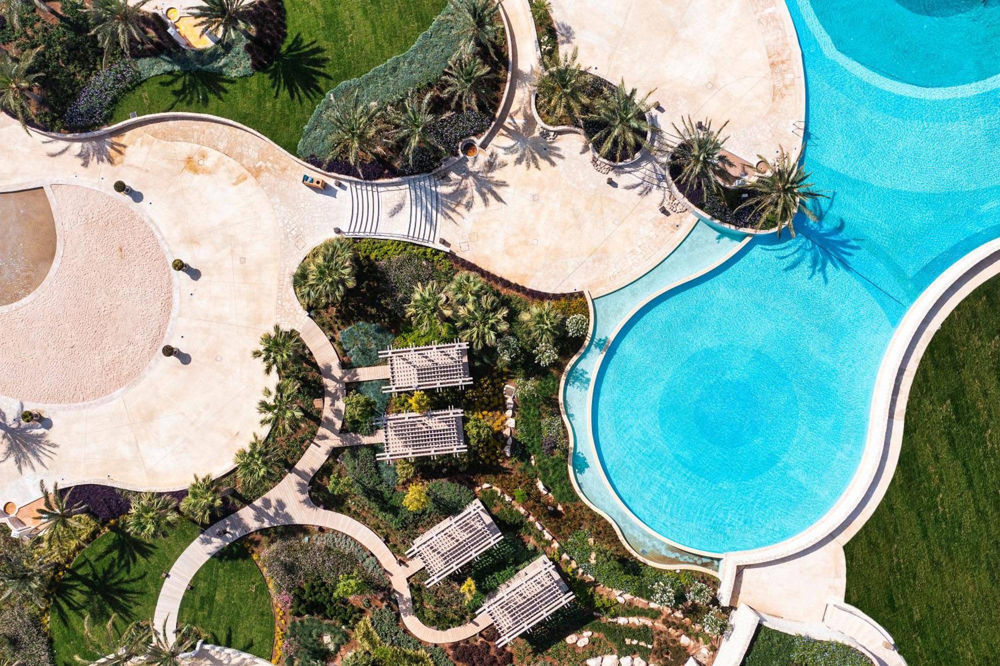 City Of Dreams Mediterranean - Integrated Resort, Casino & Entertainment Limassol Exterior foto Aerial view of the resort
