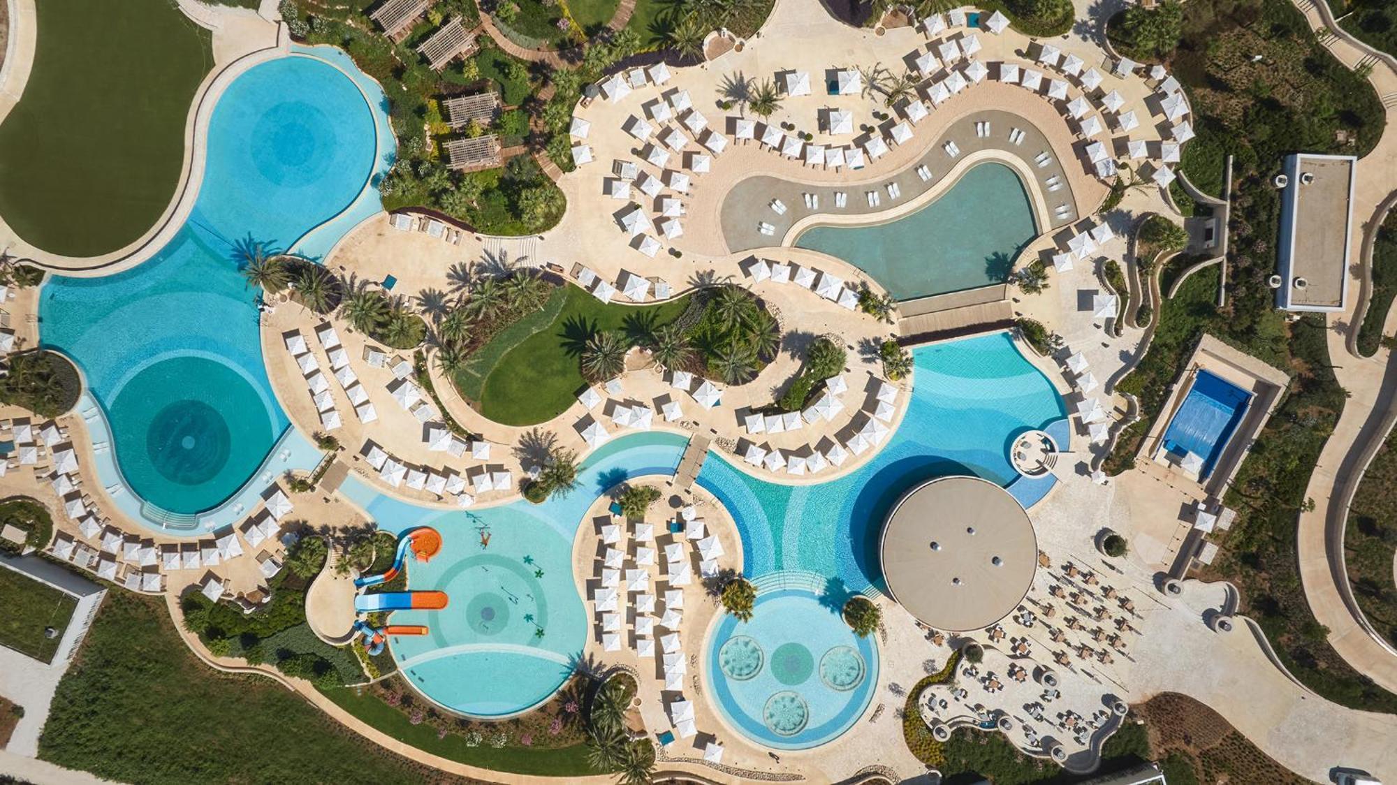 City Of Dreams Mediterranean - Integrated Resort, Casino & Entertainment Limassol Exterior foto Aerial view of the resort